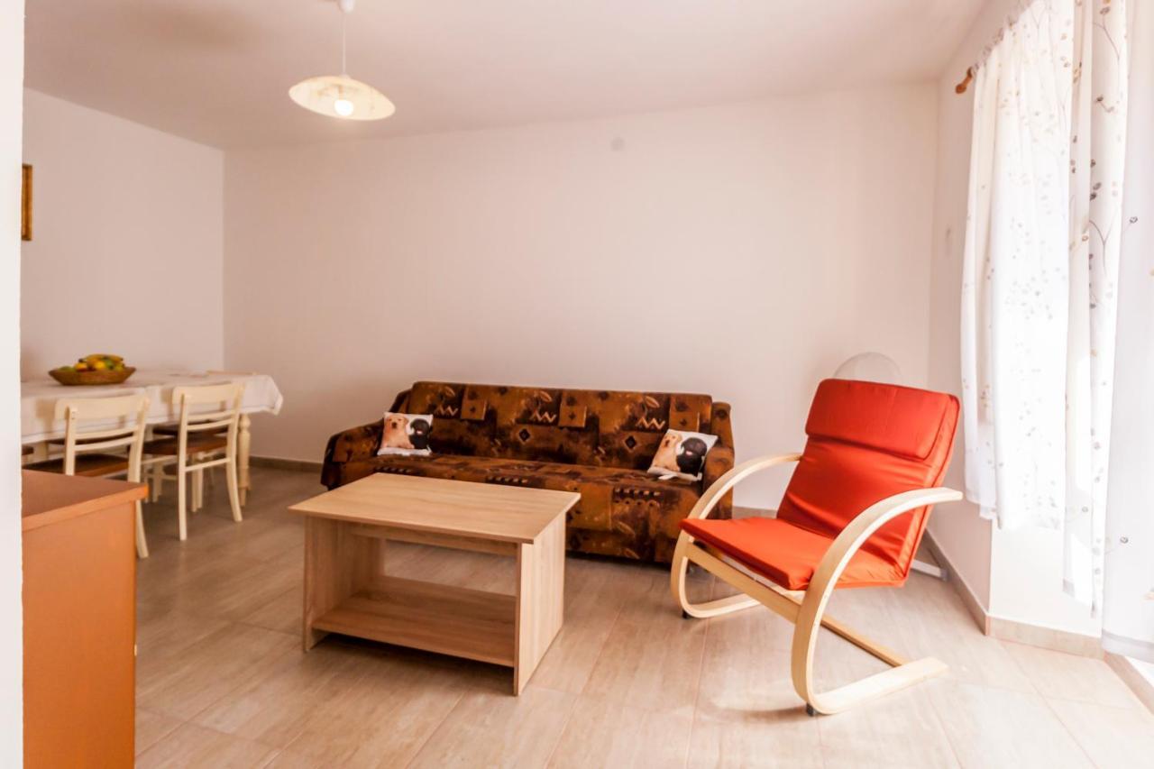 House Krizanic In Marcana, Istria, With 2 Apartments, Total 9 Guests Exteriör bild