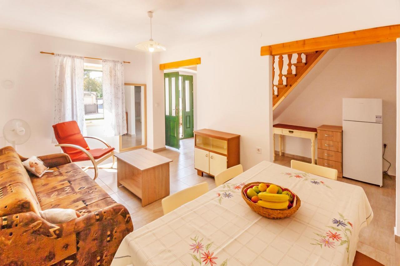 House Krizanic In Marcana, Istria, With 2 Apartments, Total 9 Guests Exteriör bild