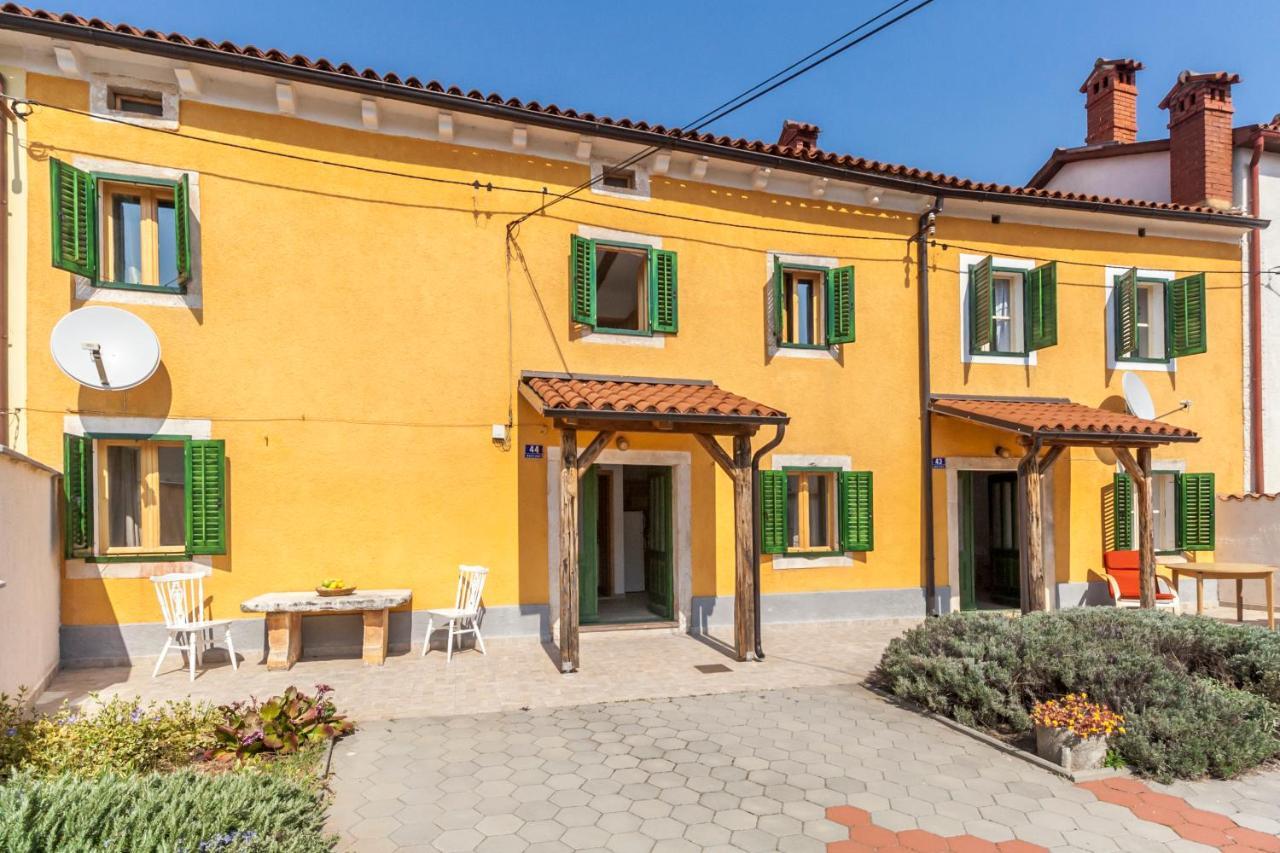 House Krizanic In Marcana, Istria, With 2 Apartments, Total 9 Guests Exteriör bild