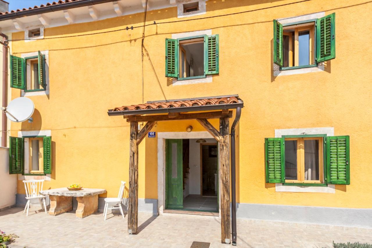 House Krizanic In Marcana, Istria, With 2 Apartments, Total 9 Guests Exteriör bild