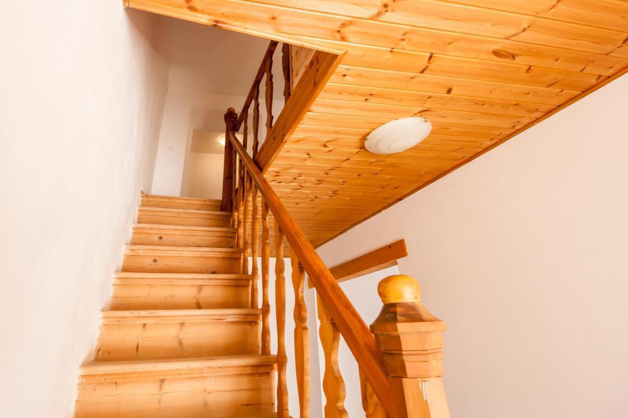 House Krizanic In Marcana, Istria, With 2 Apartments, Total 9 Guests Exteriör bild
