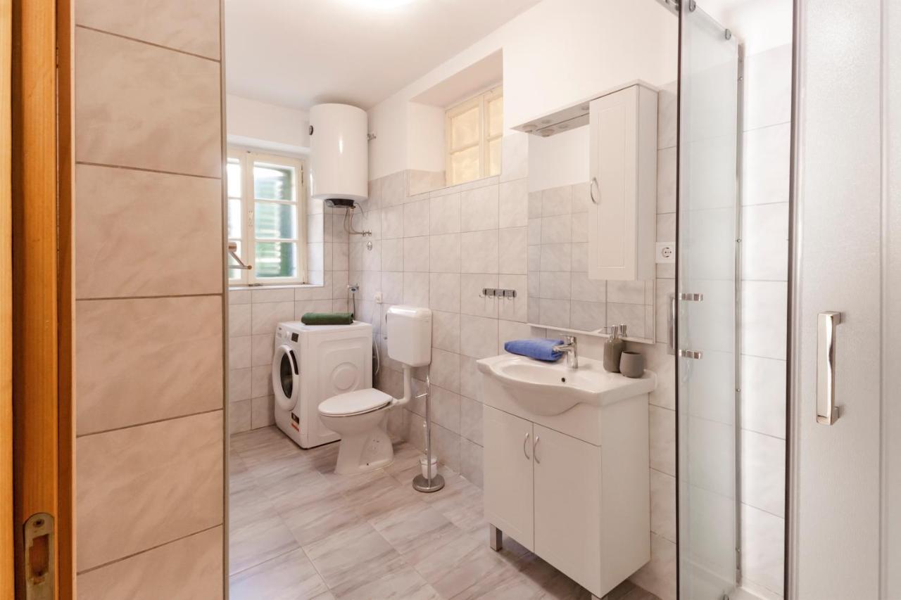 House Krizanic In Marcana, Istria, With 2 Apartments, Total 9 Guests Exteriör bild