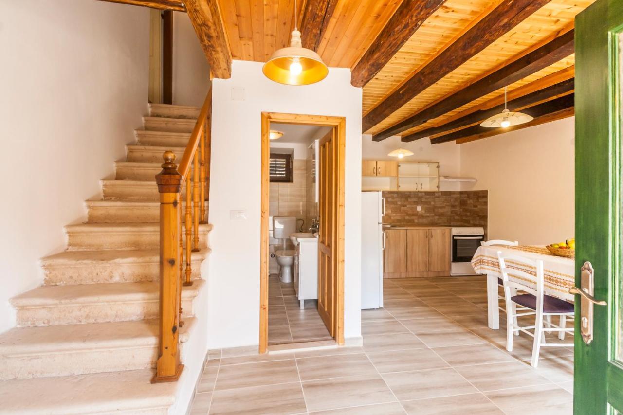 House Krizanic In Marcana, Istria, With 2 Apartments, Total 9 Guests Exteriör bild