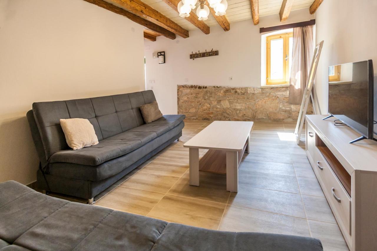 House Krizanic In Marcana, Istria, With 2 Apartments, Total 9 Guests Exteriör bild