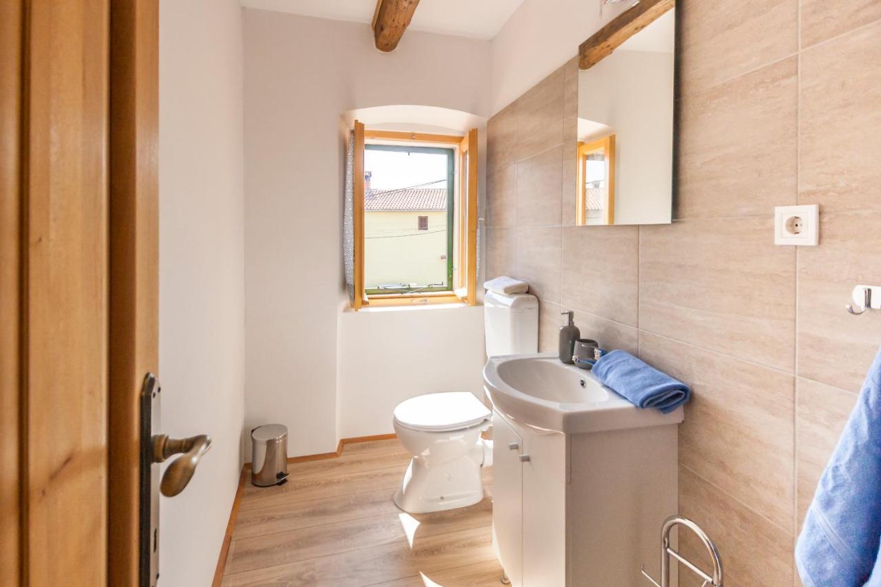 House Krizanic In Marcana, Istria, With 2 Apartments, Total 9 Guests Exteriör bild