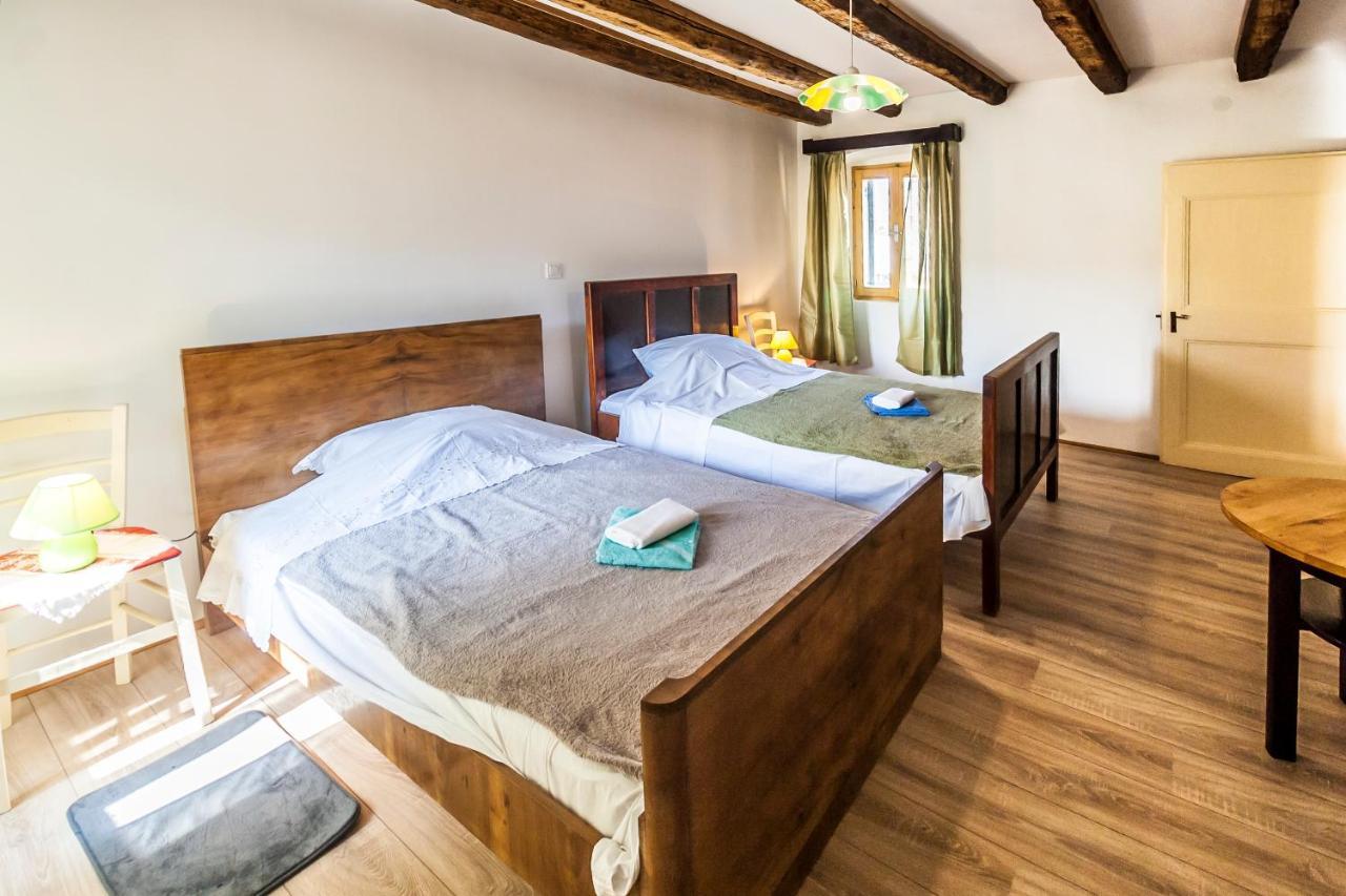 House Krizanic In Marcana, Istria, With 2 Apartments, Total 9 Guests Exteriör bild