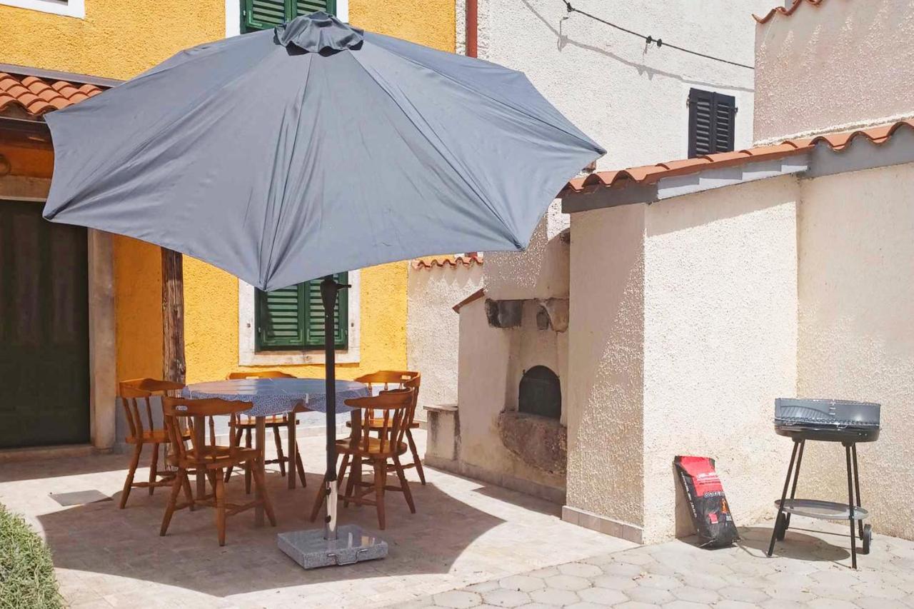 House Krizanic In Marcana, Istria, With 2 Apartments, Total 9 Guests Exteriör bild