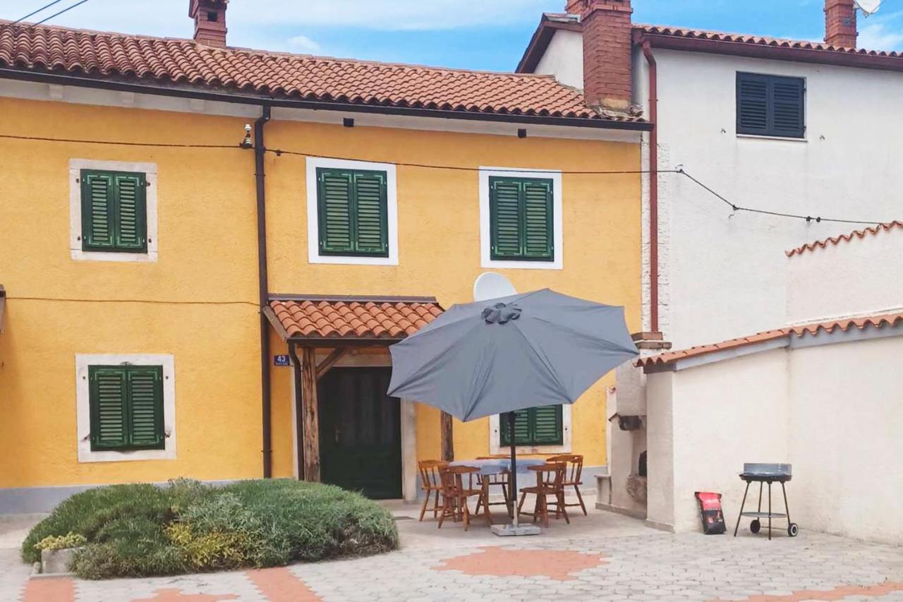 House Krizanic In Marcana, Istria, With 2 Apartments, Total 9 Guests Exteriör bild